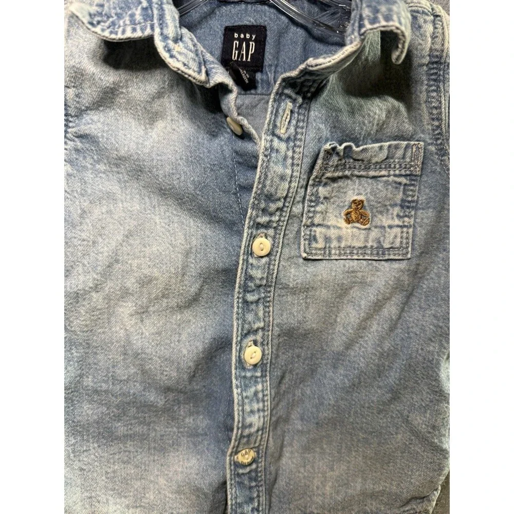 BabyGAP Distressed denim Short Sleeve button down shirt infant/toddler—12-18 Mos
